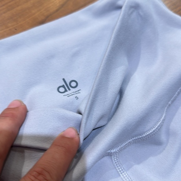 Alo Yoga 7/8 Length Airbrush Leggings | Lilac Purple Leggings | Size Small - Picture 4 of 4